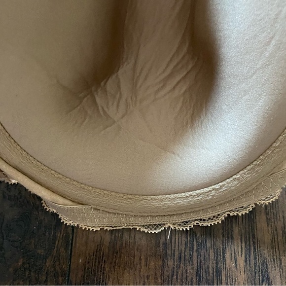 Lilyette Nude Strapless Bra Size 38DD - Picture 6 of 10